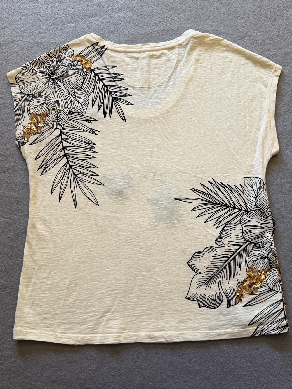 Tommy Bahama Women’s Organic Cotton Floral Sequin Tee Small Cream Tropical Top - Picture 5 of 7